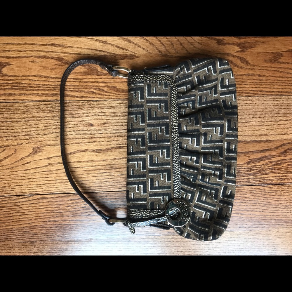 100 💯 percent authentic Fendi Purse 👜